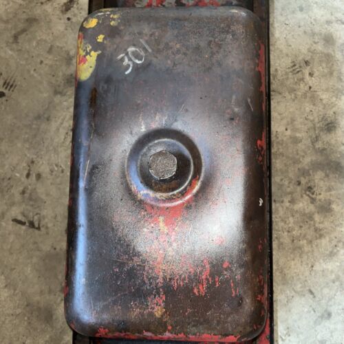 International Farmall 806 IH tractor ORIGNAL 301 gas motor oil pan w/ drain plug