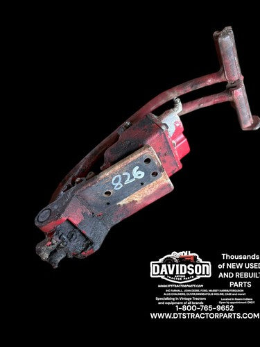 IH Farmall 826 Good Working Brake Valve Assembly W/mounting Bracket And Pedals