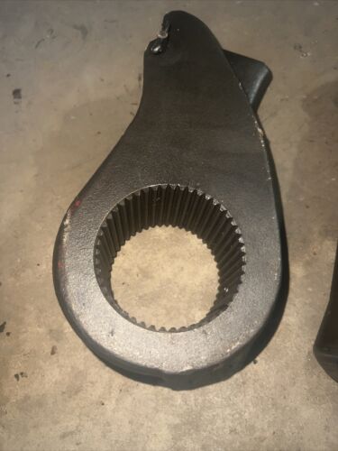 International 1486 1586 Bell Crank & Connecting Rod 382810R2 382812R4