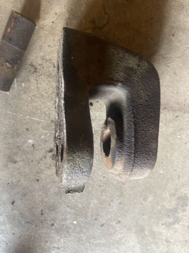 farmall h 1944 good condition Original IH draw bar support bracket anchor mount