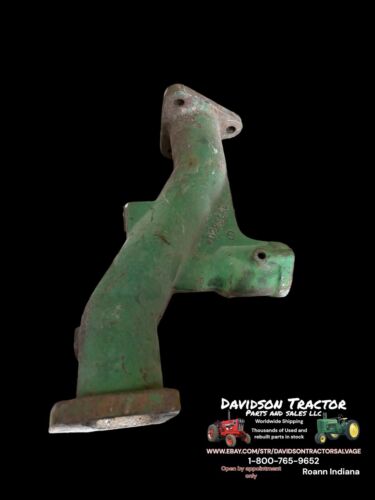 D2966R John Deere D Upper Water Pipe Fanshaft Mount Fits SN 143,800 and up Nice!