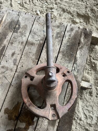Farmall Super A SA tractor IH front steering spindle hub & cap