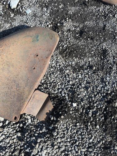 USED JOHN DEERE LA TRACTOR RH FENDER AL2772R