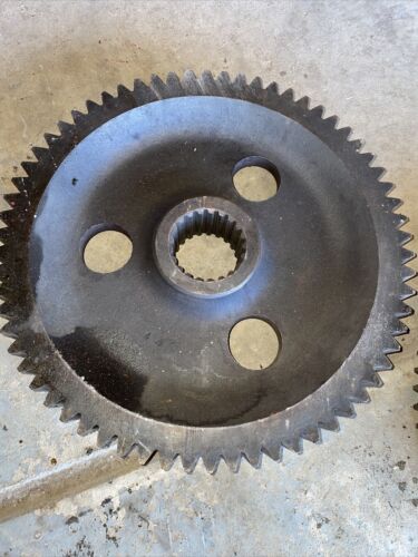 International 444 Tractor IH transmission drive bowl bull gear 3069953R1