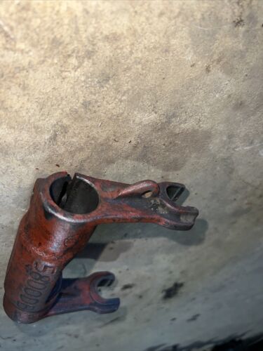 USED CLUTCH BEARING RELEASE FORK FOR FARMALL M MD MTA TRACTOR 5800DB
