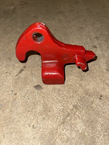 A&I Prod. Replaces A-393500R1 LIFT ARM LATCH