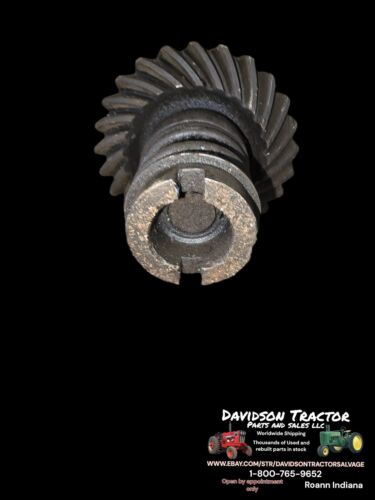 John Deere Styled B Used governor Shaft Gear Assembly For Parts B279R