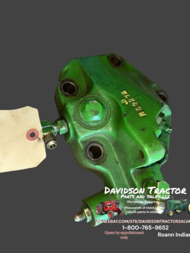 USED JOHN DEERE R63272 ROCKSHAFT PISTON COVER 4240 TRACTOR