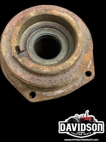 IH Farmall 340 460 504  Pto Shaft Bearing Cage 370598R1  Antique  Tractor