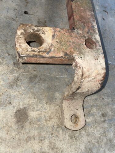 IH Farmall 400 Fast Hitch hydraulic Cylinder Bracket 520030R11 Antique Tractor