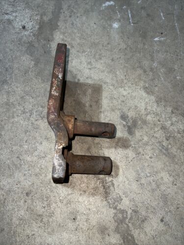 IHC International Harvester 444 drawbar bracket
