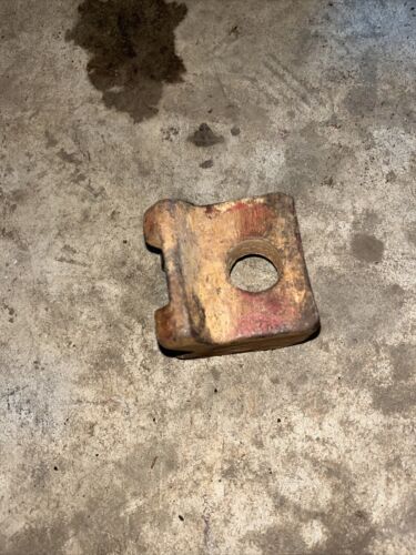 IH 706-1586 Rear rim clamp 397251R1