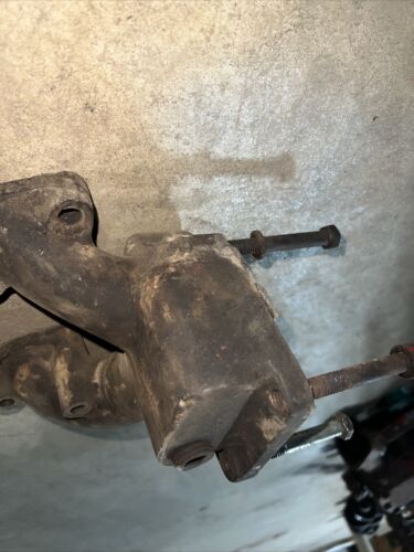 ELBOW THERMOSTAT MOUNTING 601549C1 International 806 Farmall