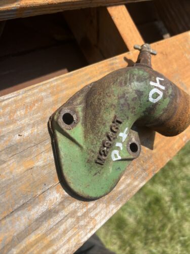 M2946T, M63T, AM641T John Deere Lower Water Pipe For M, 40, 320, 330
