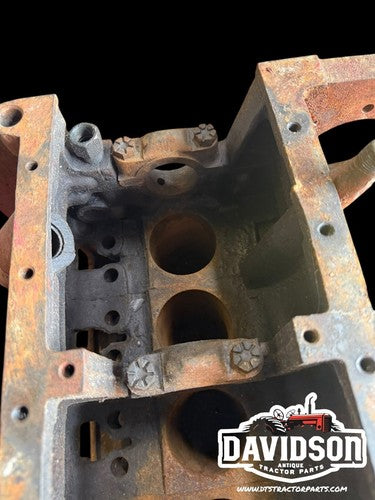 Farmall cub IH cast Engine block 251341R2 Antique Tractor