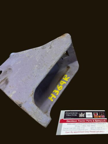 USED JOHN DEERE H TRACTOR SEAT BASE BODY H369R