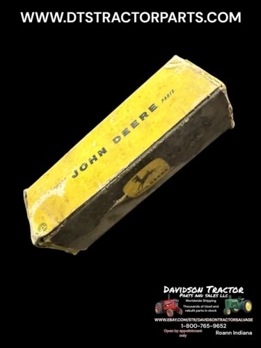 Genuine John Deere R37428 Steering Housing Valve Seat NOS 440B 440 440A 540 540A