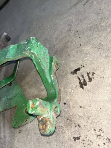 R27586R John Deere 3010 Handles w/Guide