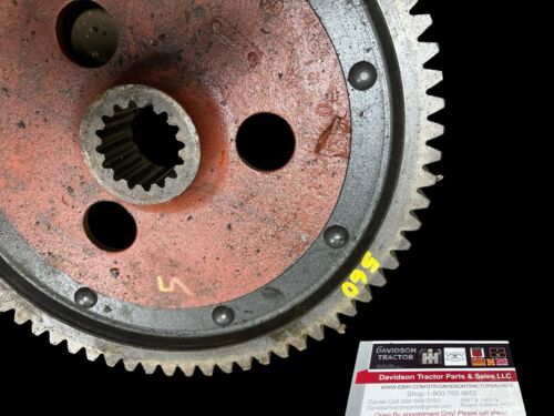Farmall 560 RC Tractor IH main rearend transmission drive bowl gear