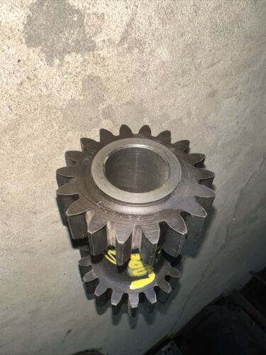 IH FARMALL M TRACTOR REVERSE IDLER GEAR SHAFT Antique Tractor 52083-D