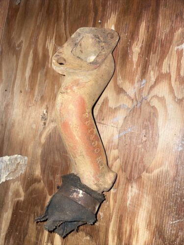 FARMALL Cub Lower Water Pipe