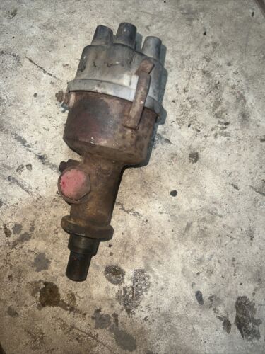 International 560 460 Utility Distributor 368051R1  Antique Tractor
