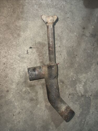 Farmall/ IH 300 Utility Lower Water Pipe 361981R1