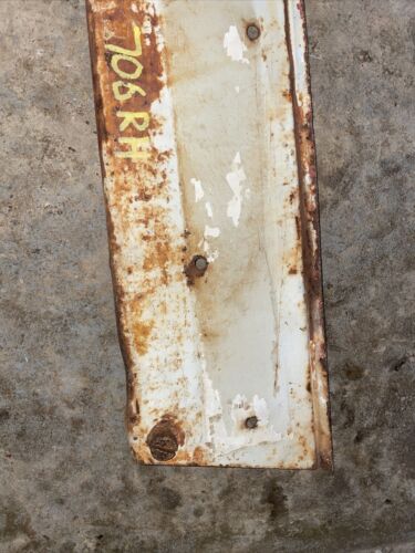 IH Farmall 706 RH hood side cover panel