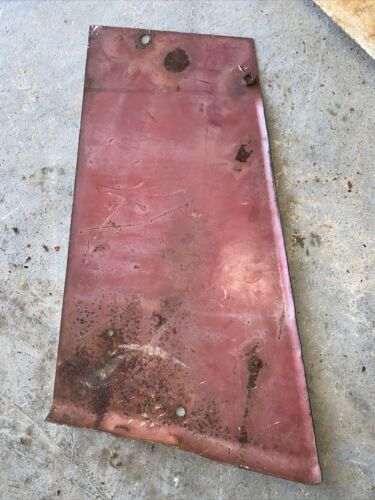 Farmall International 856 Right Radiator side panel