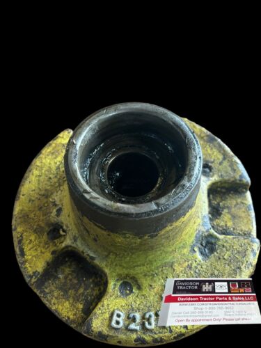 John Deere B heavy duty front hub B2379R Antique Tractor