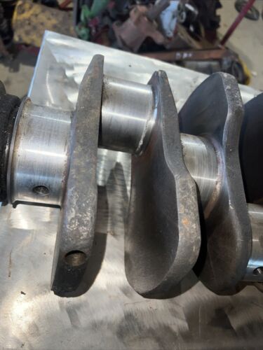 International Farmall SMD Crankshaft IH number 261265R1