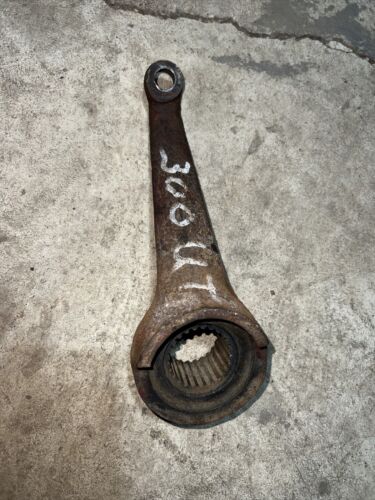 IH FARMALL 300 UTILITY, 350 UTILITY RIGHT FRONT SPINDLE ARM  (1451)