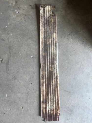 Farmall 460 560 RC Tractor Original IHC IH white hood Left Rear side cover panel