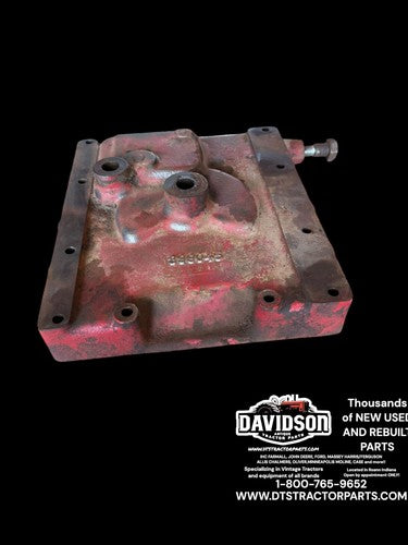 1970 Farmall IH 826 Tractor Transmission Shift Cover Plate 399045