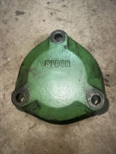 USED JOHN DEERE B TRACTOR DIFFERENTIAL QUIL BEARING HOUSING B191R