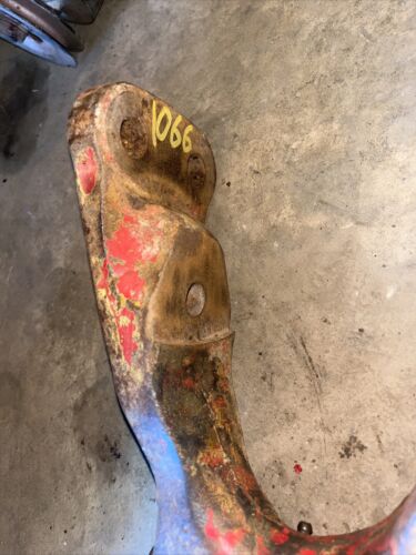 Center Steering Arm IH International 531235R1 USED 1066