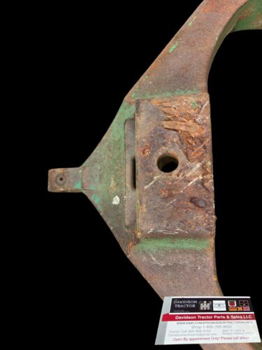 JOHN DEERE 3010 DRAWBAR SUPPORT AR31276 R32179R