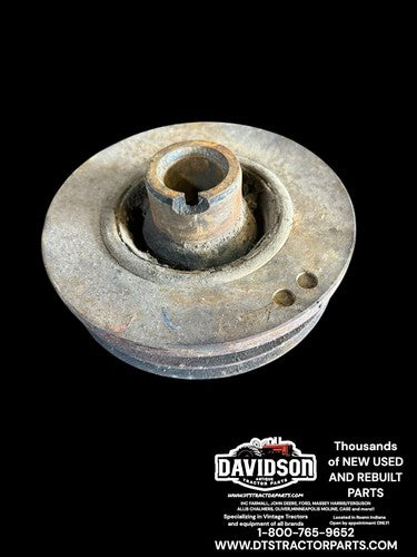 IHC Farmall 656 Utility Front Crankshaft Pulley 702136-C1 Antique Tractor