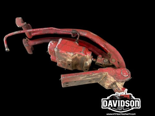 IH Farmall 856 Good Working Brake Valve Assembly W/mounting Bracket And Pedals