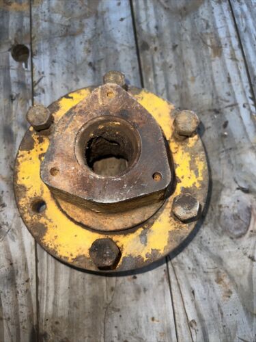 Farmall International Harvester 240 340 330 404 444 Front Axel Hub