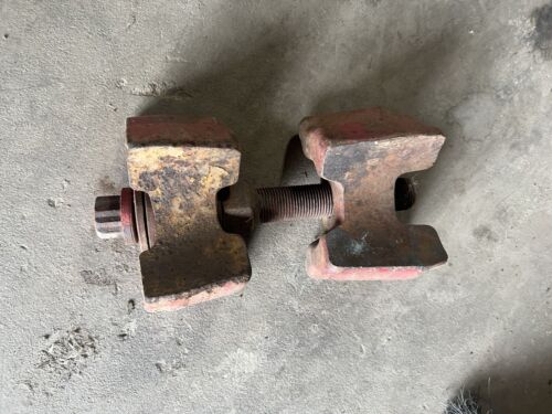 International Harvester 86 Series Axel Wedge