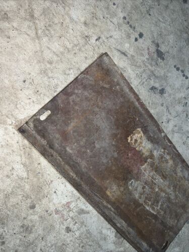 IH International Farmall 424 444 Gas Battery Box Cover Lid Fender Mount Original