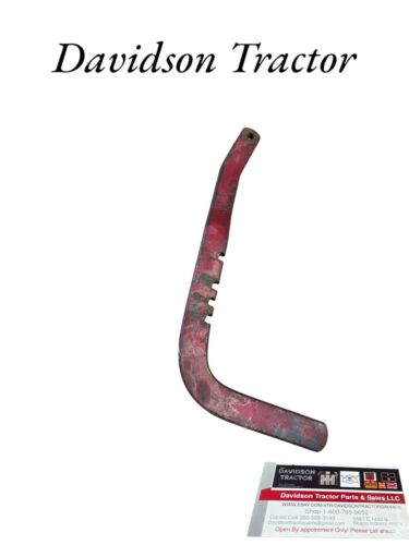 IHC Farmall 300 Utility Fast Hitch Adjustment Bracket