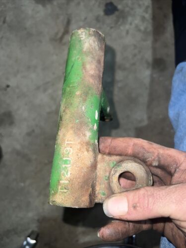 LH BRAKE HOUSING LEVER - JOHN DEERE 2010 Utility T12119