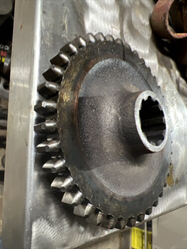 International Farmall C Tractor IH IHC 351060R1 2nd Countershaft Gear