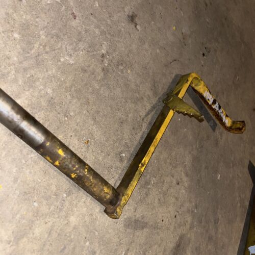 International Cub low 154 Tractor IH brake pedal shaft mounting holder bracket