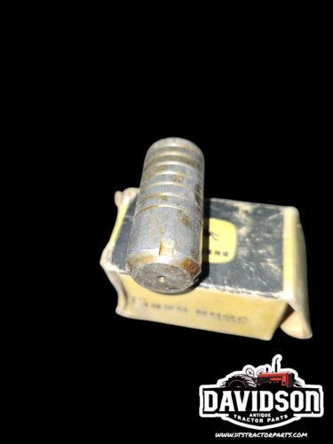 Genuine John Deere R31627R New Old Stock Control Valve 3010 3020 4010 4020 5010