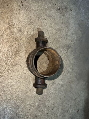 International Harvester 300 340 666 460 385 Clutch Release Sleeve 105445C1