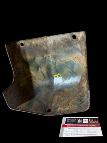 JOHN DEERE Late Model  B NOSE CONE GREAT SHAPE!