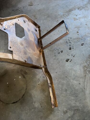 McCormick W9 WD9 Floor platform fender Mount Antique Tractor